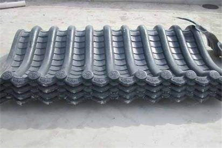 100平方鋪樹(shù)脂瓦要多少錢(qián)？平改坡的樹(shù)脂瓦是怎樣安裝的？